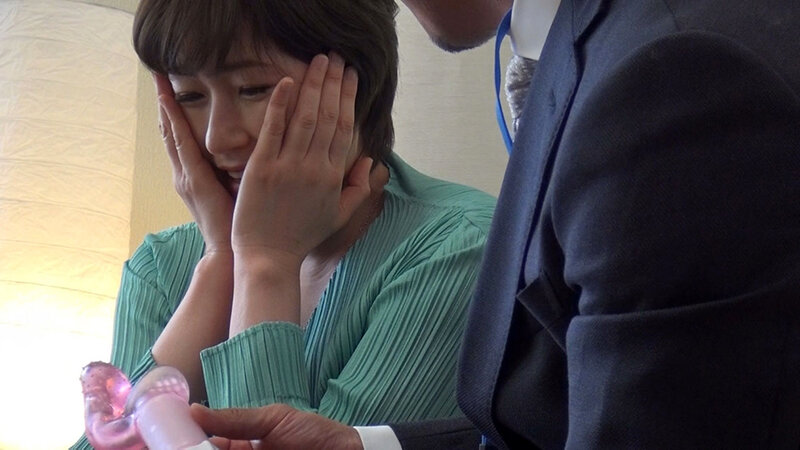 覗き撮られた熱中オナニー！！清楚なおばさんの恥ずかしい性癖 サンプル