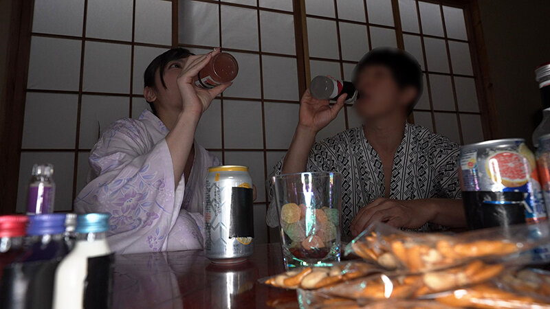 バイト先の人妻と日帰り温泉デートのつもりが…1泊2日ザーメン搾り取られ旅 キメセク編 吉澤友貴 画像1