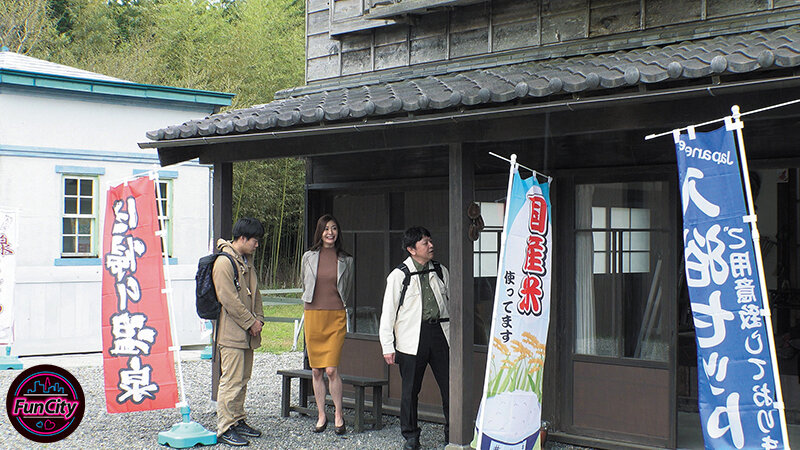 筆おろし温泉ソープ 親父が再婚して― Gカップ巨乳の義母さんができた。家族旅行で僕が童貞だとわかると淫乱な義母さんに狙われて… 葵百合香 画像1