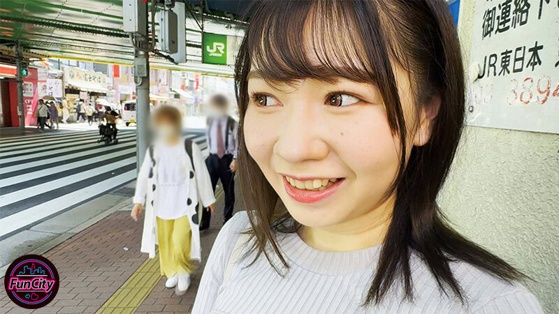 パイ活!!オイルぬるぬる天然おっぱい温泉デート 小坂ひまり(20歳) 画像1