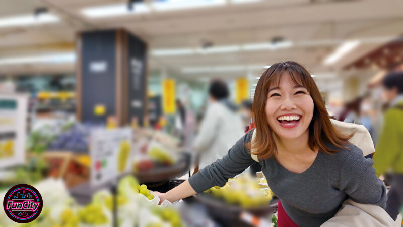 シロートごっくんFile002 結婚4年目人妻は、浮気夫の長期出張中に待ち望んでいた初めての不倫で…デカチンおしゃぶり口淫スペルマごっくん1泊2日喉ハメ旅行 北村海智 画像1