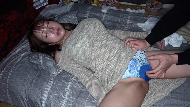 【推定Jカップ爆乳女編】無防備女 睡眠姦盗撮 画像2