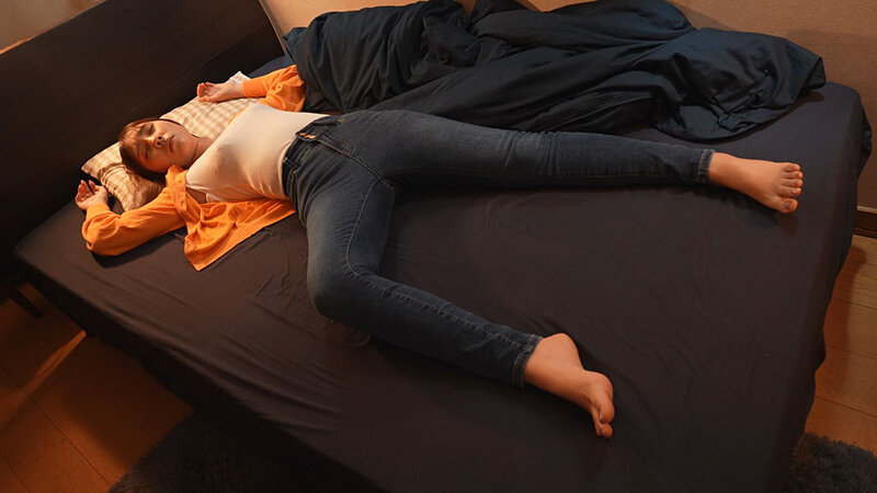 スレンダー美人のパイパン膣に中出しN.Tさん（27）婚活アプリホテル連れ込みすい●ん姦 画像1