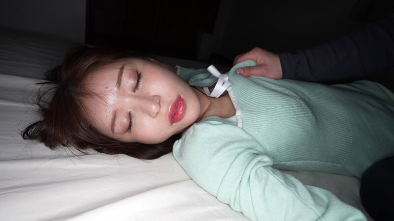 【エビ反りドMま○こ】無防備女睡眠姦盗撮 のサンプル画像 2