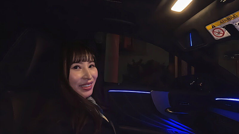 メス臭を漂わせ納車してくれた美人巨乳CARディーラー スーツ姿のままで性処理メンテナンスもお願いしてみた！？ 画像1