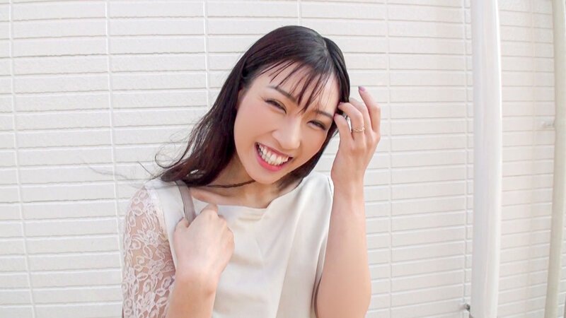 SNSでナンパした美人人妻が、旦那以外の身体に興奮してドエロい本性さらけ出しちゃいました! 宮城りえ 画像1