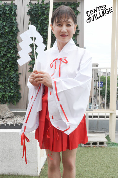 たとえば熟女がコスッたら！？そこには現実逃避の楽園がありました！ 青葉小夏 画像2