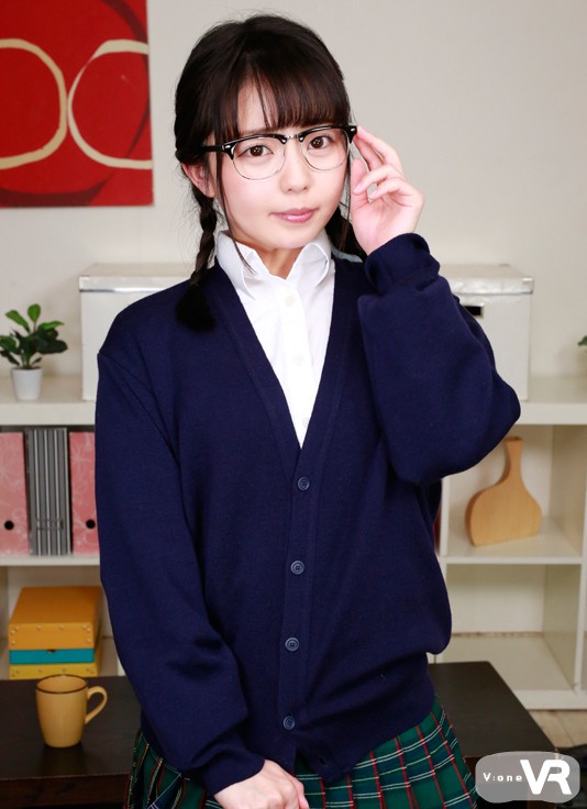 【VR】長尺43分・高画質 地味な幼馴染の生徒会長がキスで豹変！エッチな予備知識が大暴走！！ 泉りおん
