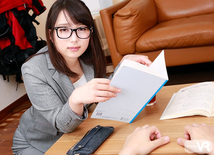 【VR】押しに弱い家庭教師とエッチなお勉強 谷間に魅入られて豊満なおっぱいを揉み倒す 懇願されての生ハメからの大量中出し 桐谷なお