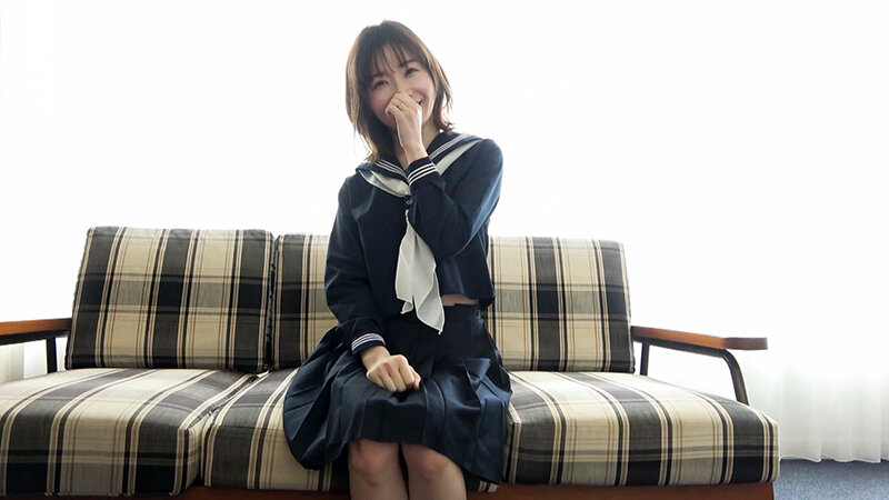 人妻セーラー服 エッチな妄想が止まらない! 某百貨店 美容部員 まりさん33歳 小春まり 画像1