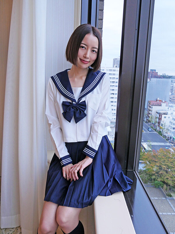 人妻セーラー服 みさきさん31歳 美咲かんな 画像16