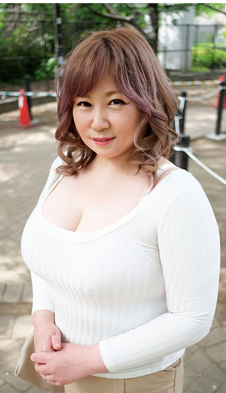 日本で一番ドスケベなおデブさん認定！ぽっちゃり熟女専門店のカリスマ爆乳風俗嬢、痴女りまくり15発射させるプライベート動画公開します。律子（53歳） - Image 2