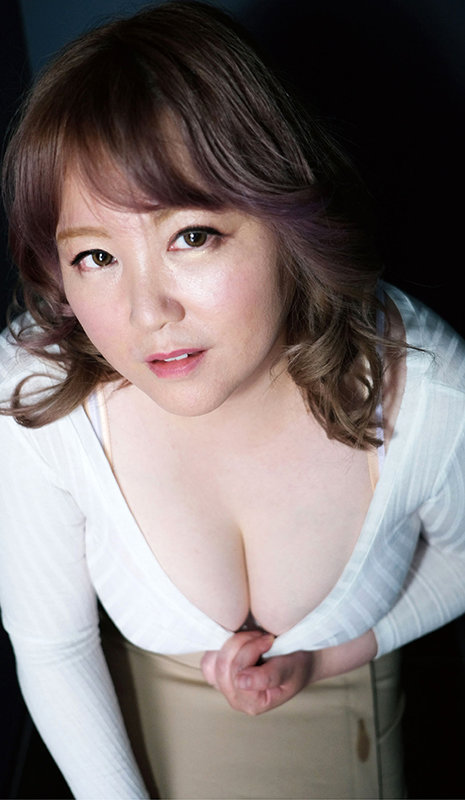 日本で一番ドスケベなおデブさん認定！ぽっちゃり熟女専門店のカリスマ爆乳風俗嬢、痴女りまくり15発射させるプライベート動画公開します。律子（53歳） - Image 3