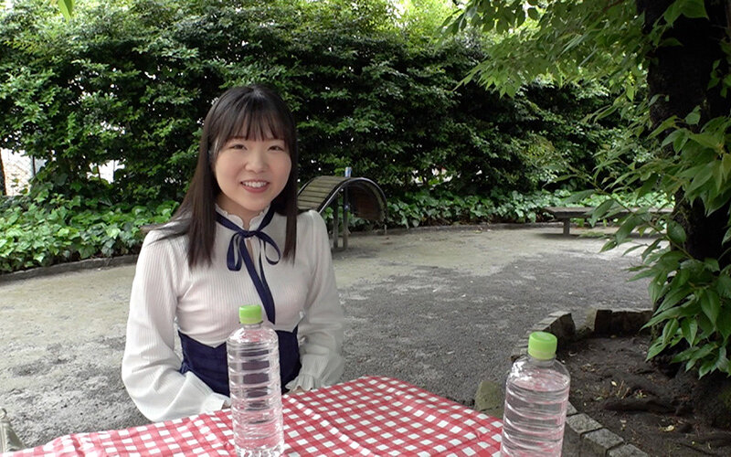 新B級素人初撮り 119「おとうさん、ゴメンなさい。」美鈴さん 24歳 カラオケ店ホールスタッフ 微美乳 小ちゃくて可愛いおっぱい好き 「感度は抜群ですよ!」「沢山責めて下さいね!!」つるつるマンちょで幼児体型(たまらんのよ)どM嬢 音羽美鈴 画像1