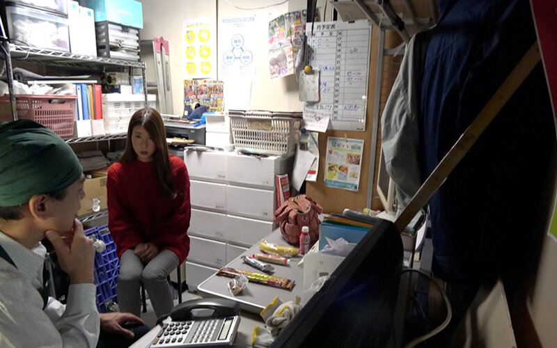 万引き スーパーの人妻たち ●破壊力抜群な超乳超尻妻 ●勝ち気だけどドMな敏感妻 ●敏感すぎるスレンダー無毛妻 画像15