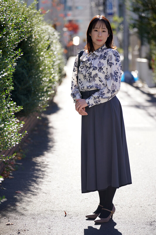 大量ぶっかけ志願 白く汚されたい変態素人妻 ゆかさん 画像1