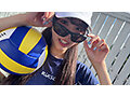 真夏の砂浜で完全燃焼！全身汗だく！ビーチバレー女子の一球入魂SEX ！小野坂ゆいか サンプル画像1