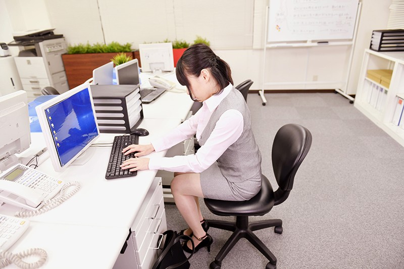 【VR】残業の女神様、こんな後輩OLに犯●れたい！巨乳で艶パンストがたまらない！月宮ねね