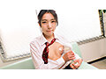 初めての搾乳体験！バブみある制服少女が乳搾り＆童貞君におっぱいチューチュー吸わせておチ○ポをよちよち甘やかし射精させる授乳手コキに挑戦！？母性溢れる授乳手コキでガチ勃起したおチ○ポをそのままぬぷっっと筆下ろしセックス2 画像1