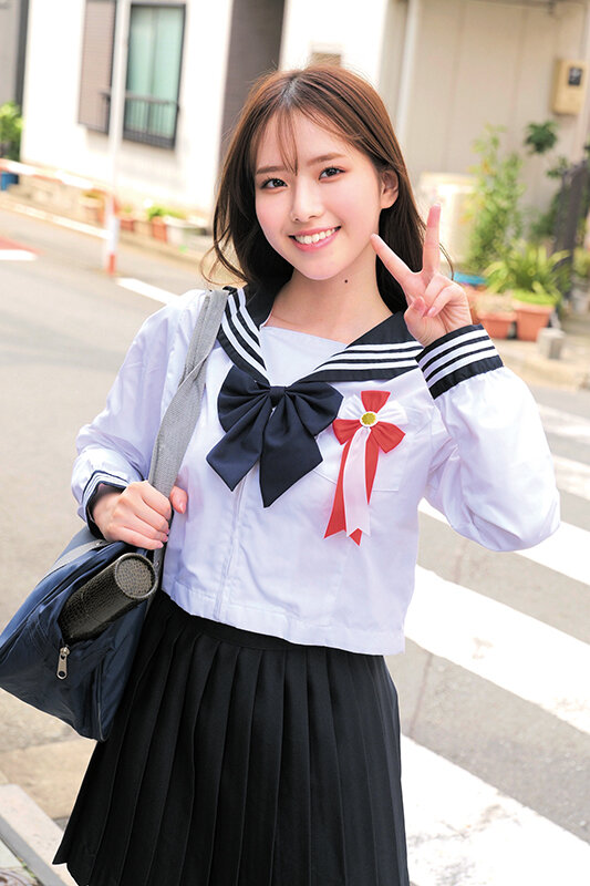 3分前まで女子○校生!〜2025年〜卒業式直後にガチナンパ!生まれて初めての素股体験!クリトリスがデカチンと擦れ合って我慢出来ずにヌルっと生挿入!そのまま人生初の生中だし!! 画像1