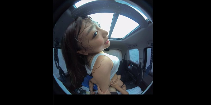 サンプル-【VR】VR真夏の炎天下の狭い車内で汗だくになって肉食系カーセックスしまくりました 浜崎真緒