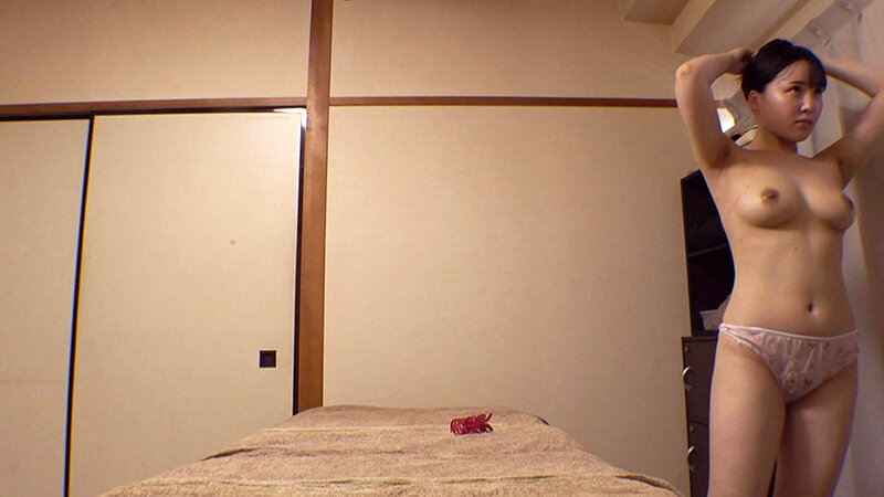 媚薬オイルマッサージ 痴●盗撮&中出し素人娘VOL.62 超強力媚薬を配合したマッサージオイルを施術中に知らずに塗りこまれたオンナは、身体の火照りに驚き、チ〇ポを欲しがる自分に戸惑い、垂れ出したマン汁に恥ずかしがりながらも生ハメ中出しまで欲してしまう! 画像14