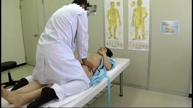 熟女性感エステでよがり狂う人妻240分2 11枚目