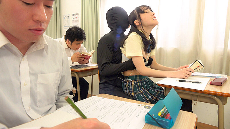 乳首いじりが日常に溶け込んだ世界でイジられていることには気づかないまま皆の前で乳首絶頂してしまう敏感女子〇生たち 画像2