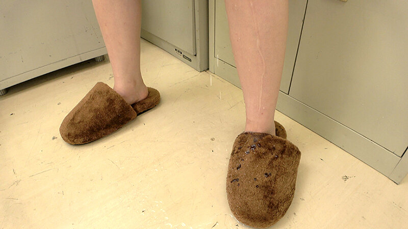 素人娘のパンツびしょびしょどこでもお漏らしオナニー 画像6