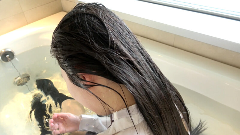 【濡れフェチ】制服美女の髪濡れフェチWETLOOK 泉りおん - Image 15