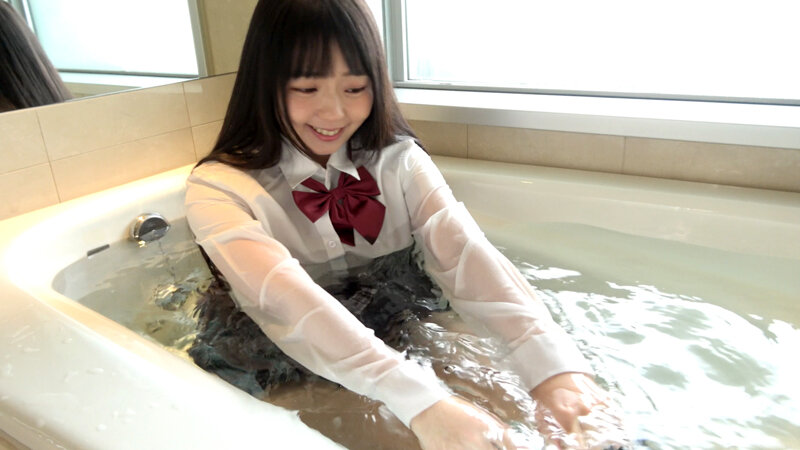 【濡れフェチ】制服美女の髪濡れフェチWETLOOK 泉りおん - Image 2