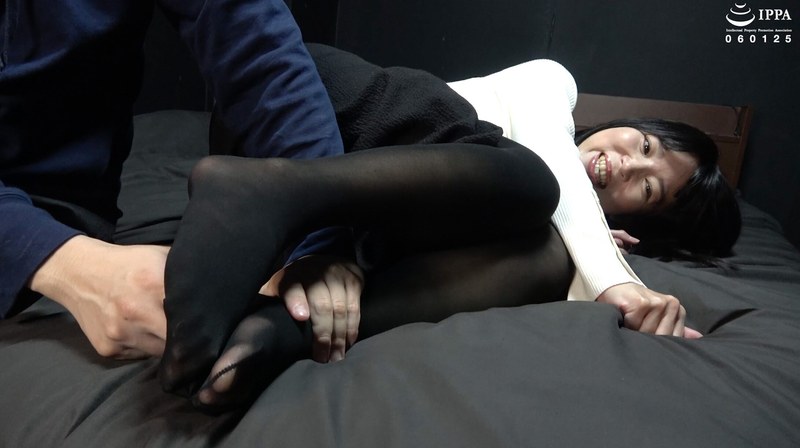 「腋の下が一番の弱点な奥様を全身くすぐりチェック！」わかしラボ WAKA-071杉崎みさき 1