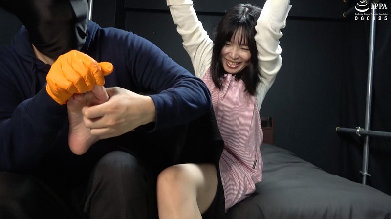「私服姿でバンザイ拘束された奥様の弱点の腋の下をガッツリ責め倒す！」わかしラボ WAKA-070杉崎みさき 2（出演：杉崎みさき）
