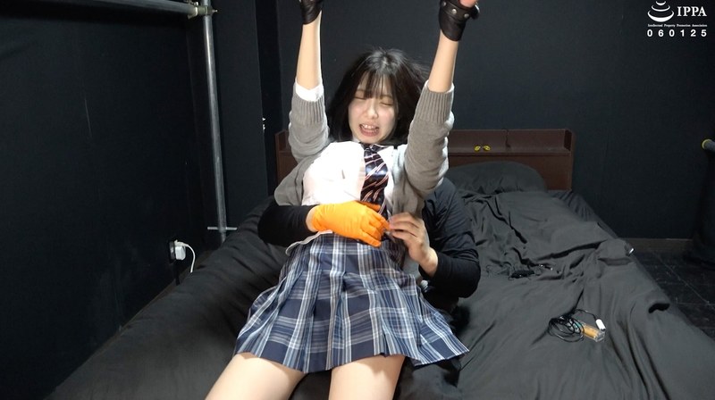 「全身敏感な制服女子をいろんな道具でくすぐった気持ちよくしてみた！」わかしラボ WAKA-072 岸永みりな 2