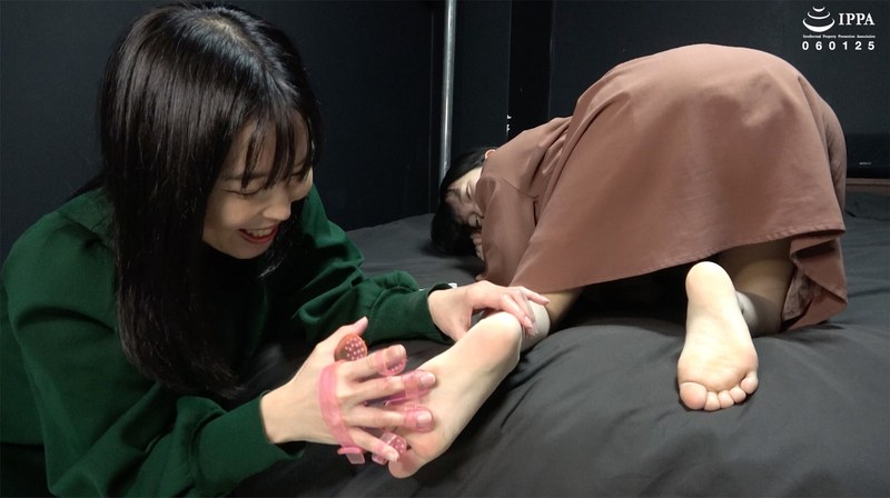 「【レズくすぐり】美女達による私服でのくすぐり感度チェック」ADOA-096 伊織ひなの＆杉崎みさき 1