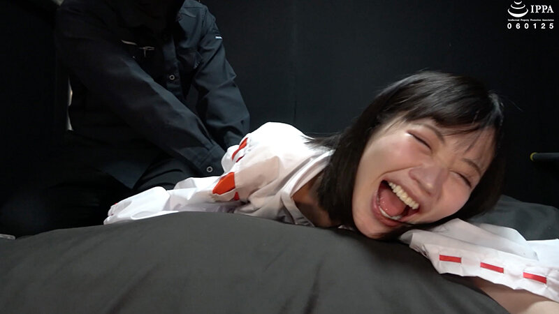 【くすぐり】「巫女さんややちゃんの身体をくすぐりマッサージ! 最後はうつ伏せ拘束で大笑い!」WAKA-077琥珀やや 6 画像2