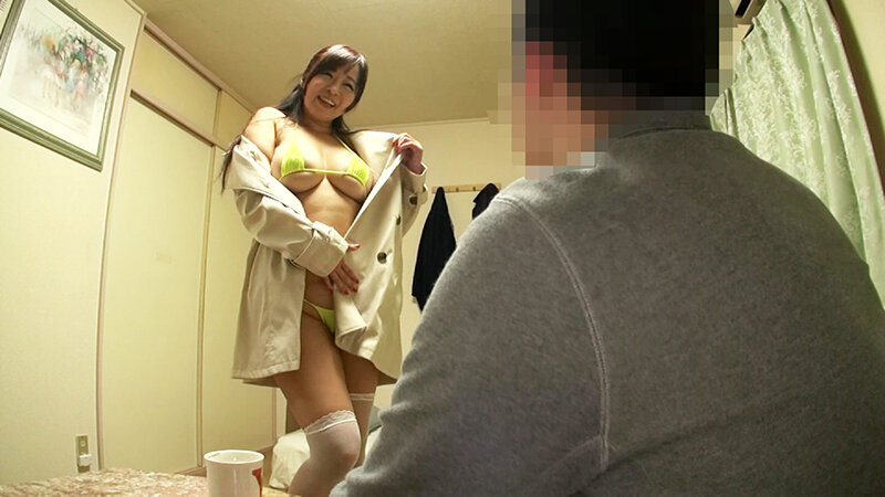 肉棒ハンター・ビキニ熟女 早漏クンでは満足できません 画像1