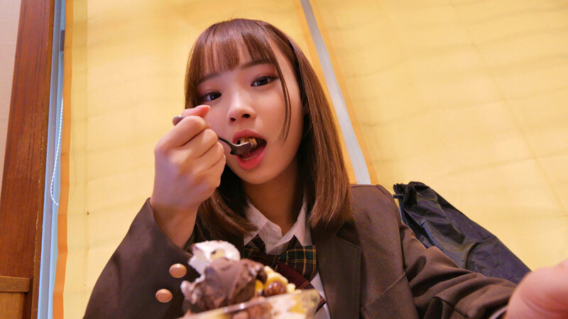 テニスもSEXも大好きな活発系J○!!規律が厳しい部活の忙しいスケジュールの合間を縫ってSEXに没頭するほどの男好き!!ネットで男を探しまくっている肉食系美少女に大量中出し!! 4枚目