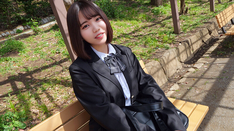 明るい笑顔でみんなをまとめるダンス部部長!!デカチンを激しい動きで味わい尽くす淫乱元気娘に中出し!! 3枚目