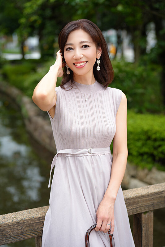 【アラフィフ奥様の夢叶えます】むっつりドスケベ熟女 溢れる性欲を抑えきれず青臭い童貞を筆おろし&3Pハードファックでガチイキかけ中出しぶっかけスペシャル!! 画像3