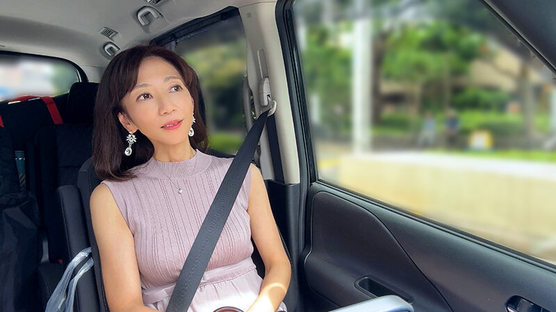 【アラフィフ奥様の夢叶えます】むっつりドスケベ熟女 溢れる性欲を抑えきれず青臭い童貞を筆おろし&3Pハードファックでガチイキかけ中出しぶっかけスペシャル!! 画像4