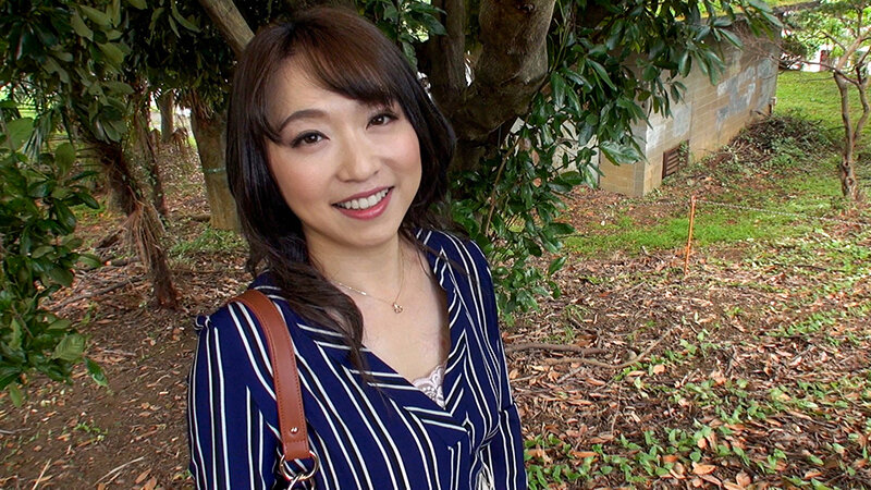 【個人】母乳妻43歳と白濁ハメ撮り。産後の穴に容赦なく中出しされ乳ミルクを垂らしながらイキまくる個人撮影 - Image 4