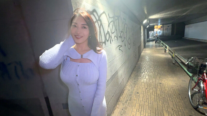 【有閑痴女マダム】巨乳デカ尻肉アラフォー美人妻。年下DDを自宅に連れ込み即ハメ中出し懇願浮気ハメ撮り【性欲強すぎ】 2枚目