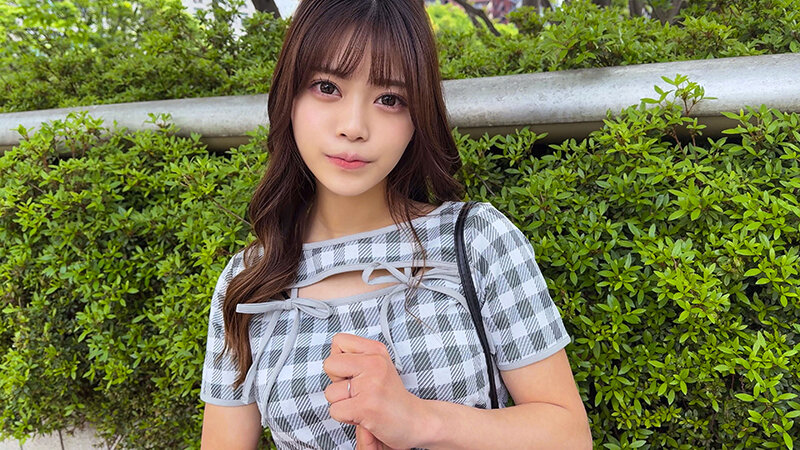 【腹筋割れ巨乳】経験人数一人のガチ一途若妻。旦那の三倍デカい鬼チ〇ポで快感イキまくり中出し【性の悦びを知る】 画像2
