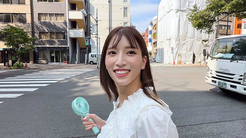 独身気分でナンパにホイホイついていくジーンズの似合うスレンダー尻軽新妻 画像3