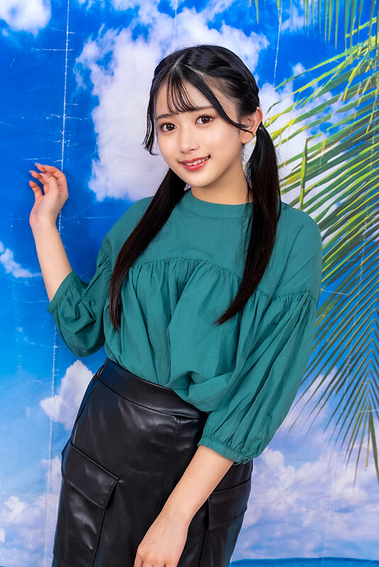 素人パンチラ in 自宅で個人撮影会vol.94!美少女だらけのキャピキャピ撮影会!若さ溢れる激カワガールズの魅力にメロメロ!超至近距離でのイチャイチャセクハラ撮影会 13枚目