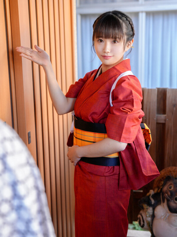 新人女将修業を目前にした老舗温泉旅館の現役●生お嬢様 学生最後の思い出に最高のSEXを体験したくて決意の応募 生ハメ中出しAVデビュー 橘紅葉 画像2