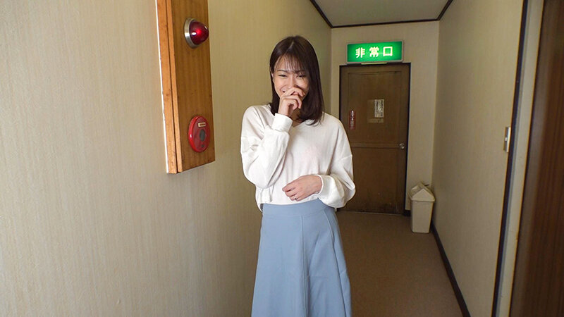 【数量限定】いいなり美人妻 近所にいそうなスレンダー清楚妻 奈々 36歳 指ゴムとチェキ付き 画像20