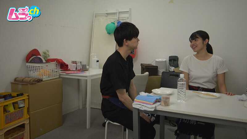 カップル部屋REC 最近ご無沙汰してた大好きな彼氏と休憩時間が被ったら…誰か来るかもしれないのにお股びしょ濡れにして我慢できずにバイト先でヤっちゃうむっつりスケベ女子大生 画像1