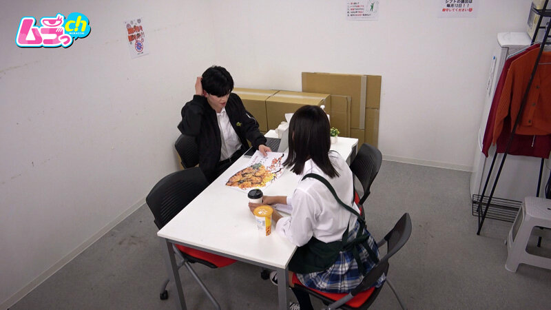 ニンゲン観察 日々J系バイトに舐められイジメられ追い詰められたダメダメ店長は、大人の威厳をチ●ポでわからせる 画像1